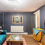 Basement Flat, Regency Square