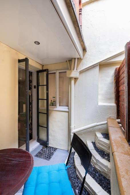 Basement Flat, Regency Square Appartement