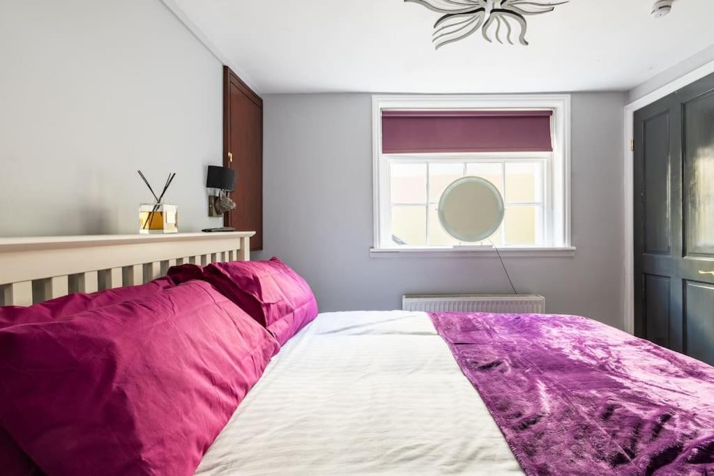 Basement Flat, Regency Square Hove